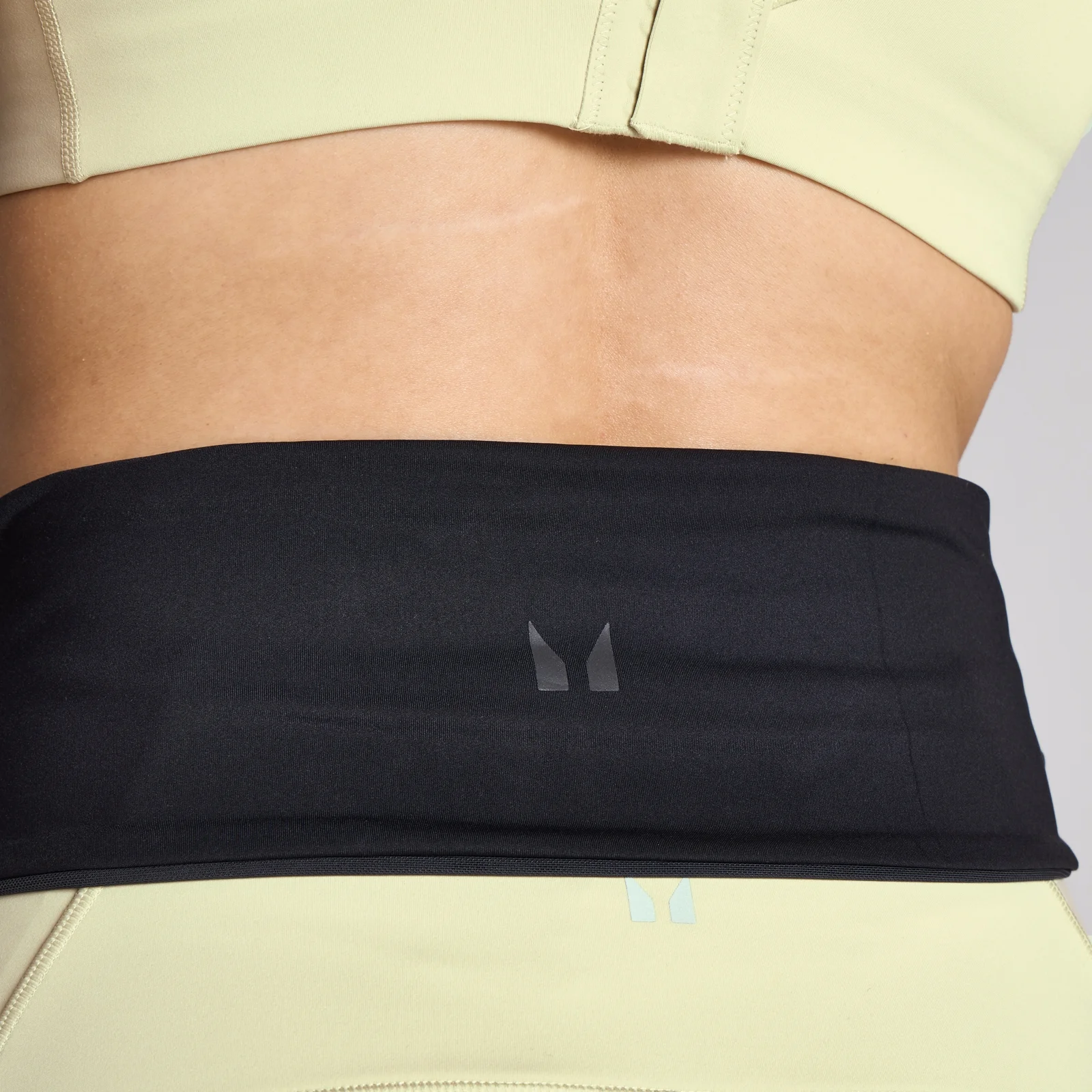 MP Running Waistband Övtáska – Fekete - M kép 1